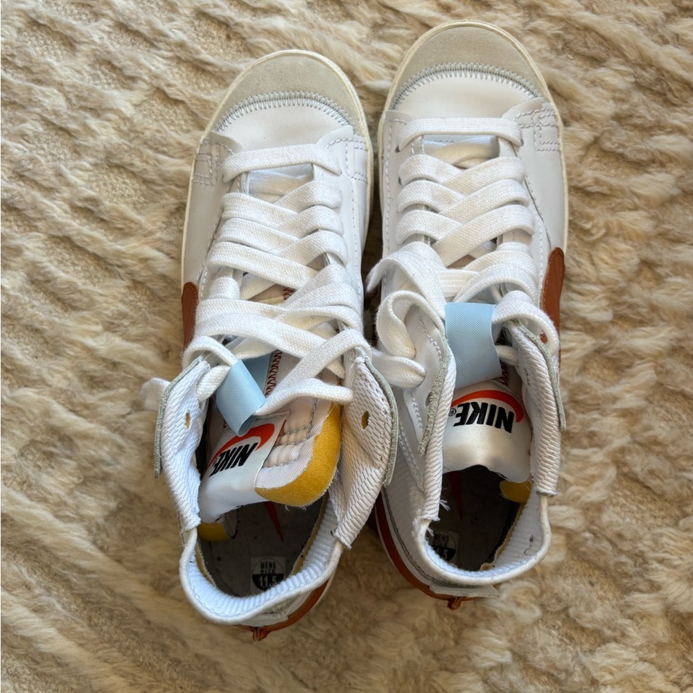 Nike blazers White and Brown High-Top Sneakers - Picture 5 of 9